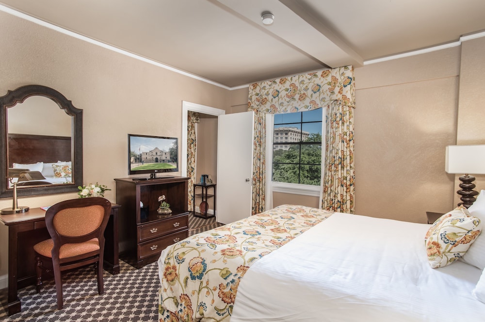 Menger, Petite, Double Bed