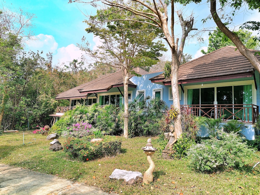 Kong Garden Resort 64/70