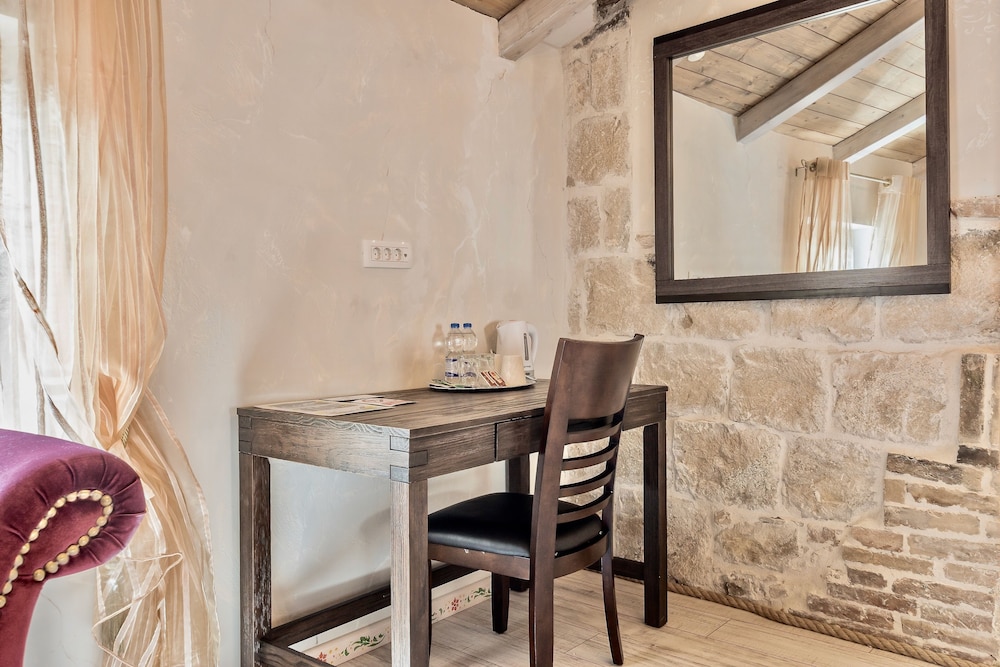 Historic Plaza Varos Split - Adults Only 7/57