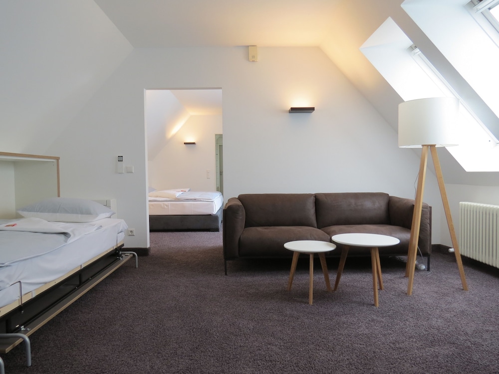 Comfor Hotel 50/72