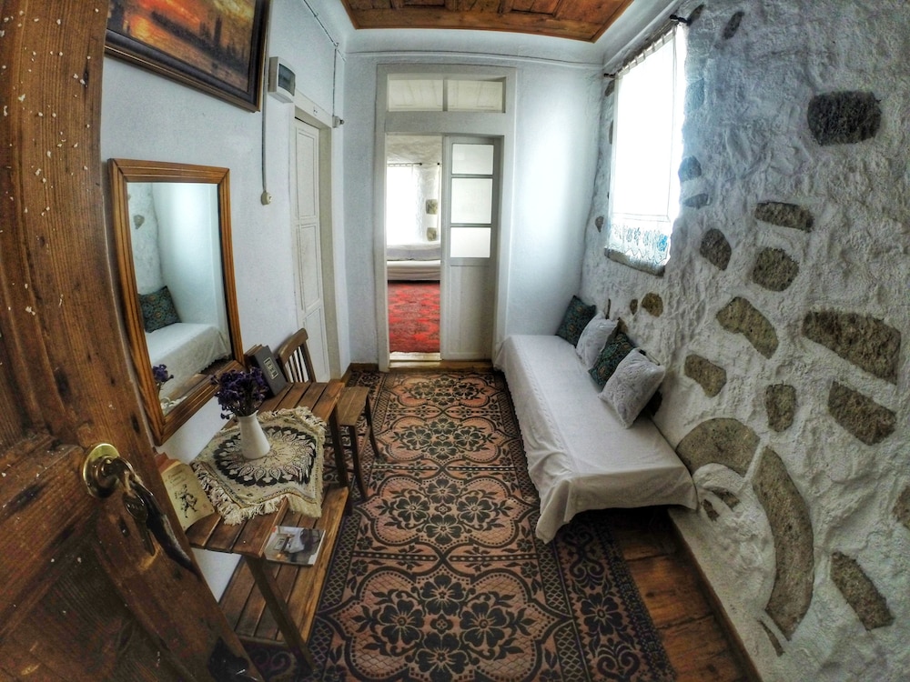 Afet Hanim Konagi 30/50
