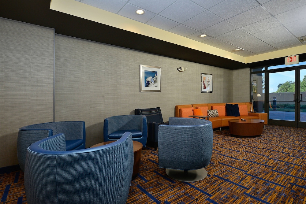 Courtyard By Marriott Bentonville 30/42