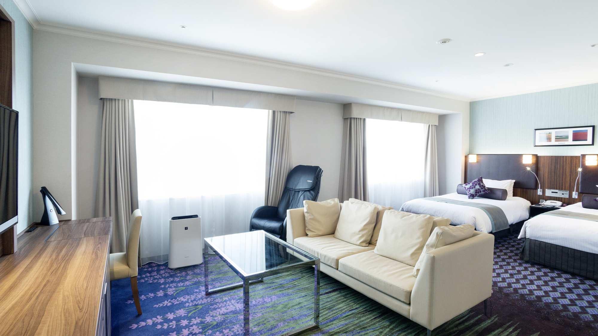 Premier, Premium, Luxury, Twin Beds, Night View