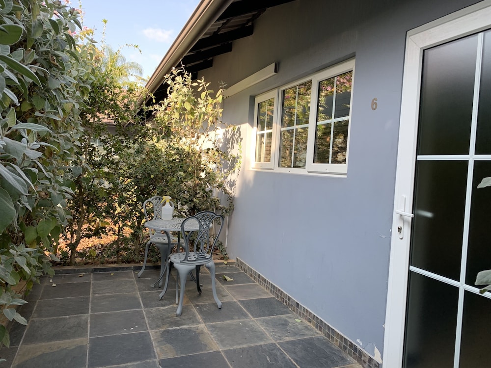 Ilanda Guest House 2/50
