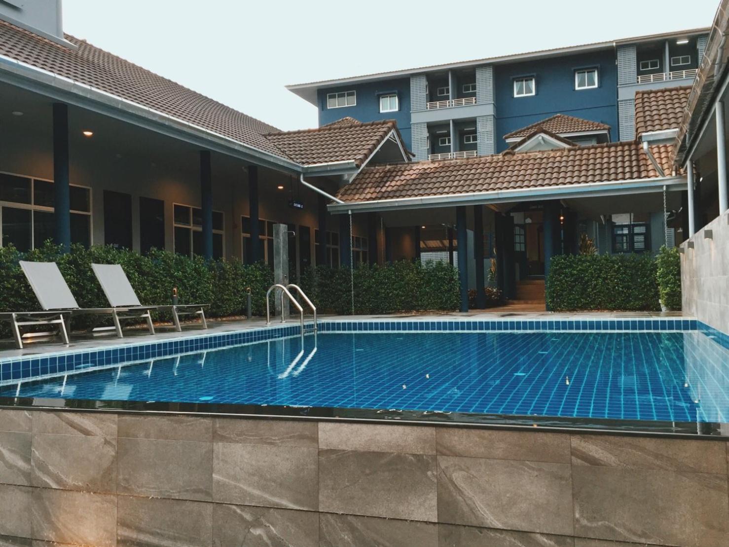 Blue Bed Hotel 4/48