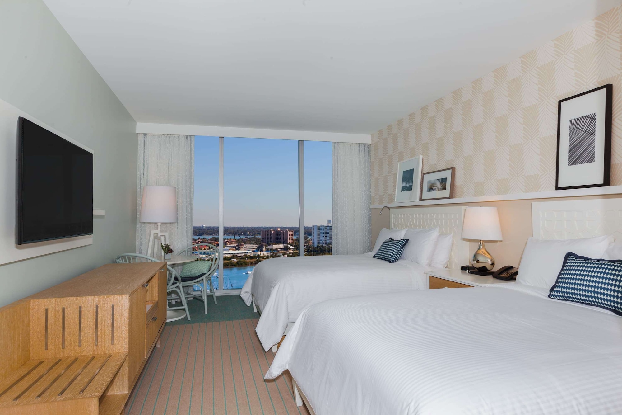 DELUXE, 2 QUEEN BEDS, ACCESSIBLE