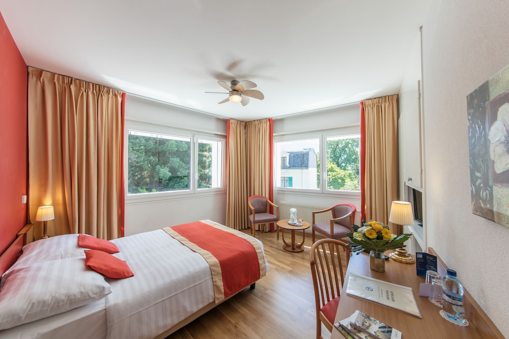 HOTEL BON PORT 11/40