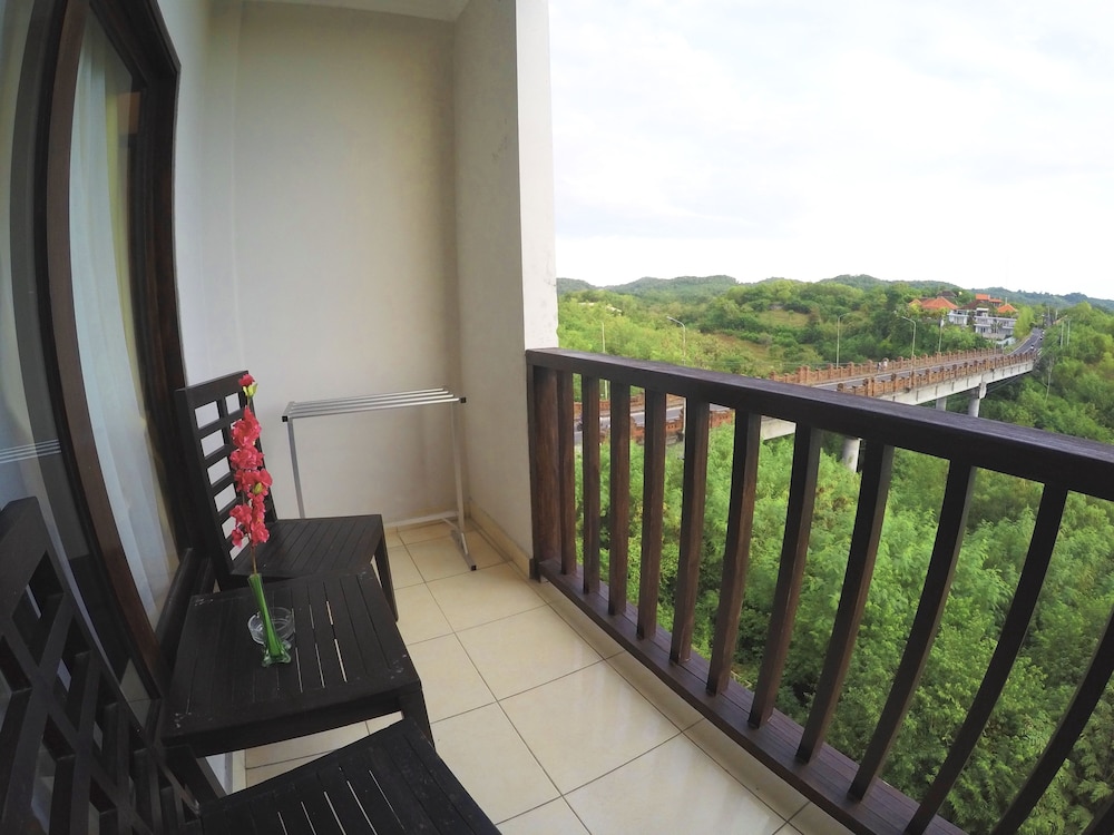 MAMO HOTEL ULUWATU 2/34