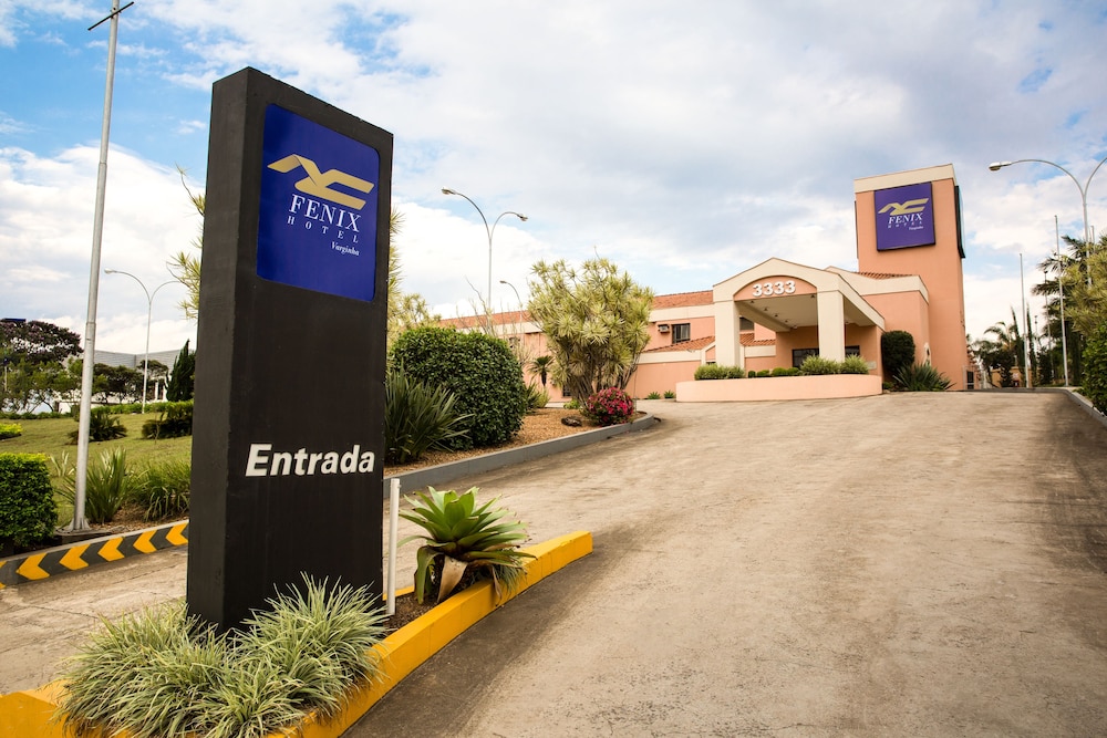 Fenix Hotel Varginha 51/52