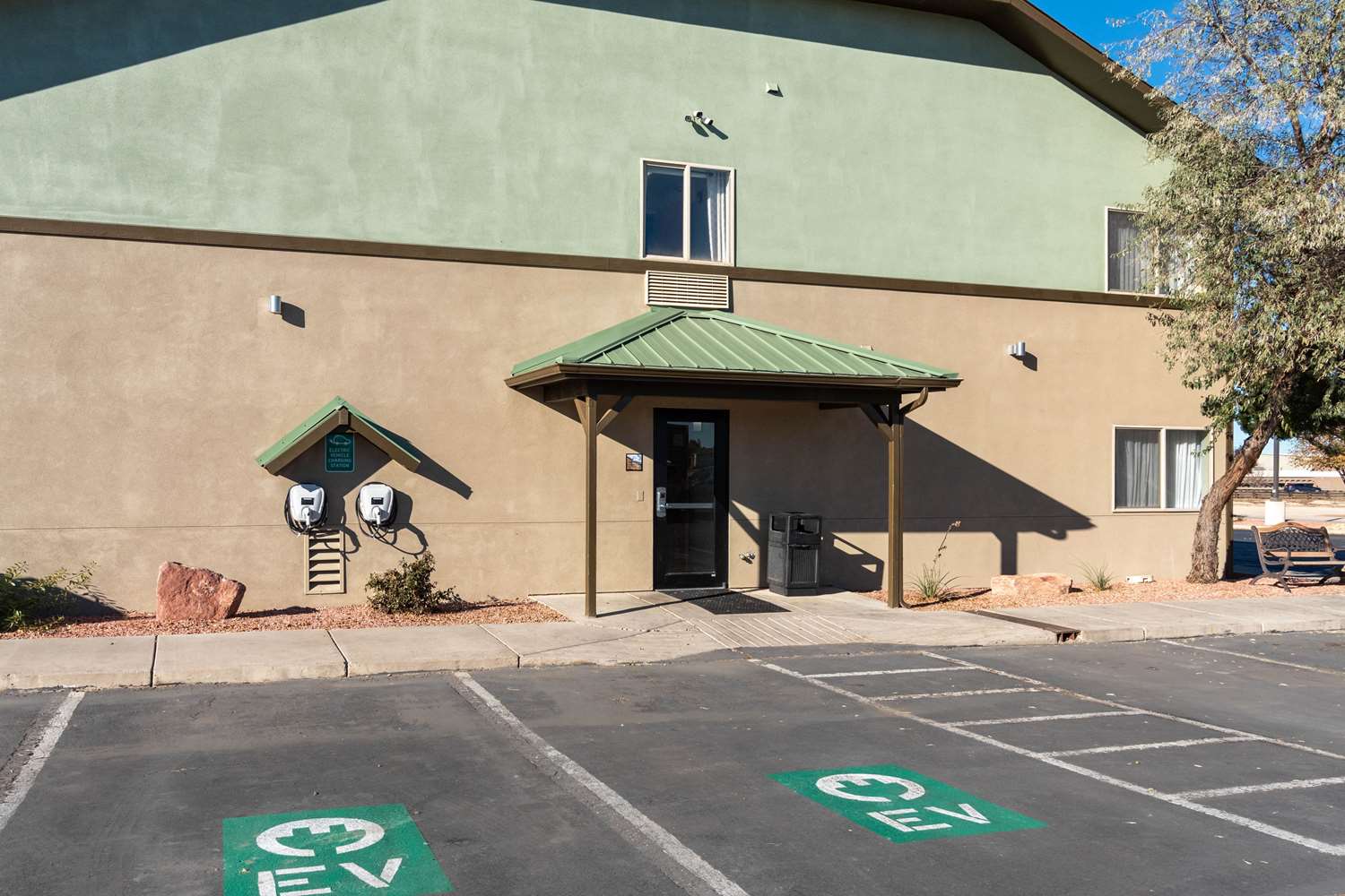 Quality Inn & Suites Pueblo West 42/43