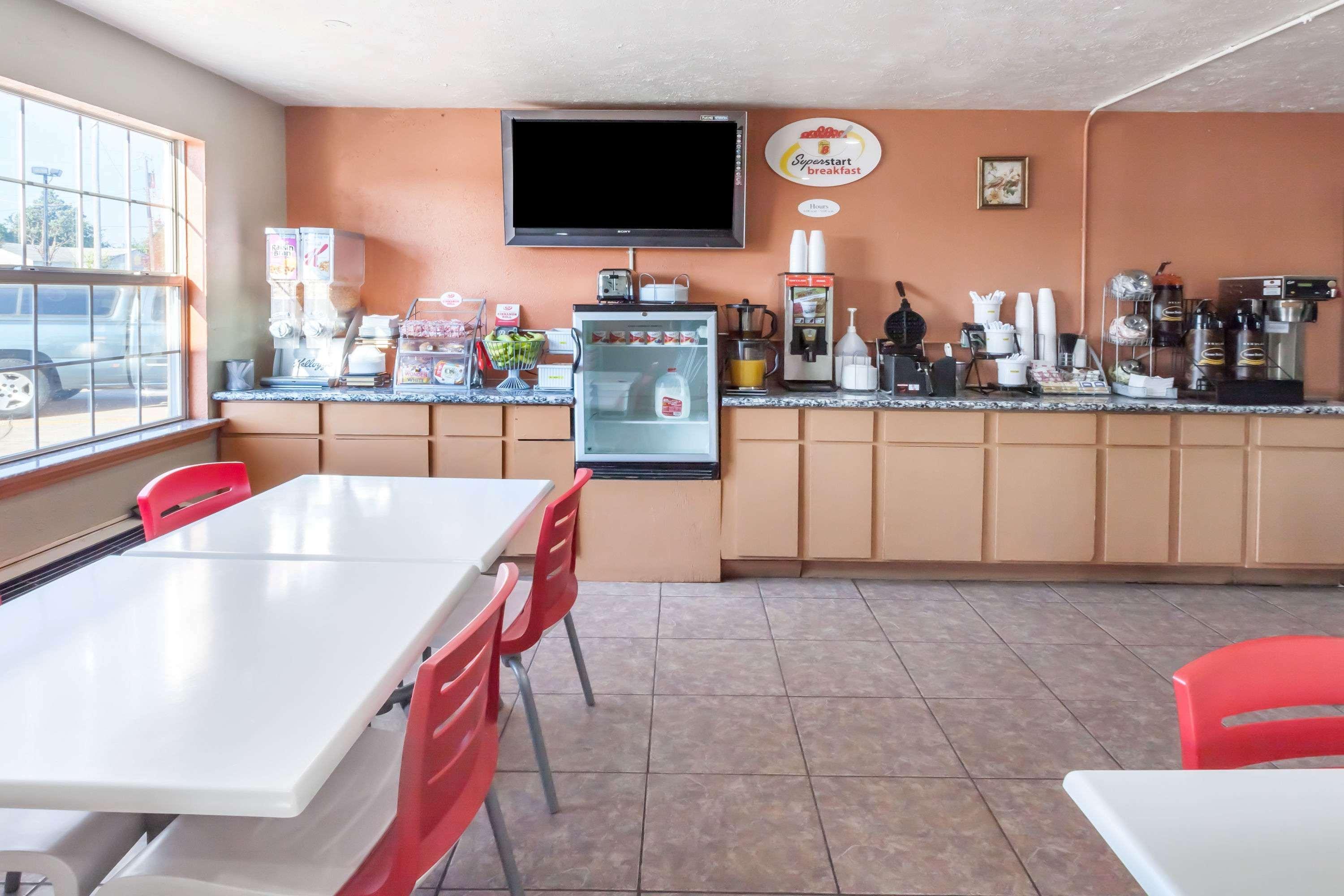 Super 8 By Wyndham Chickasha 20/28