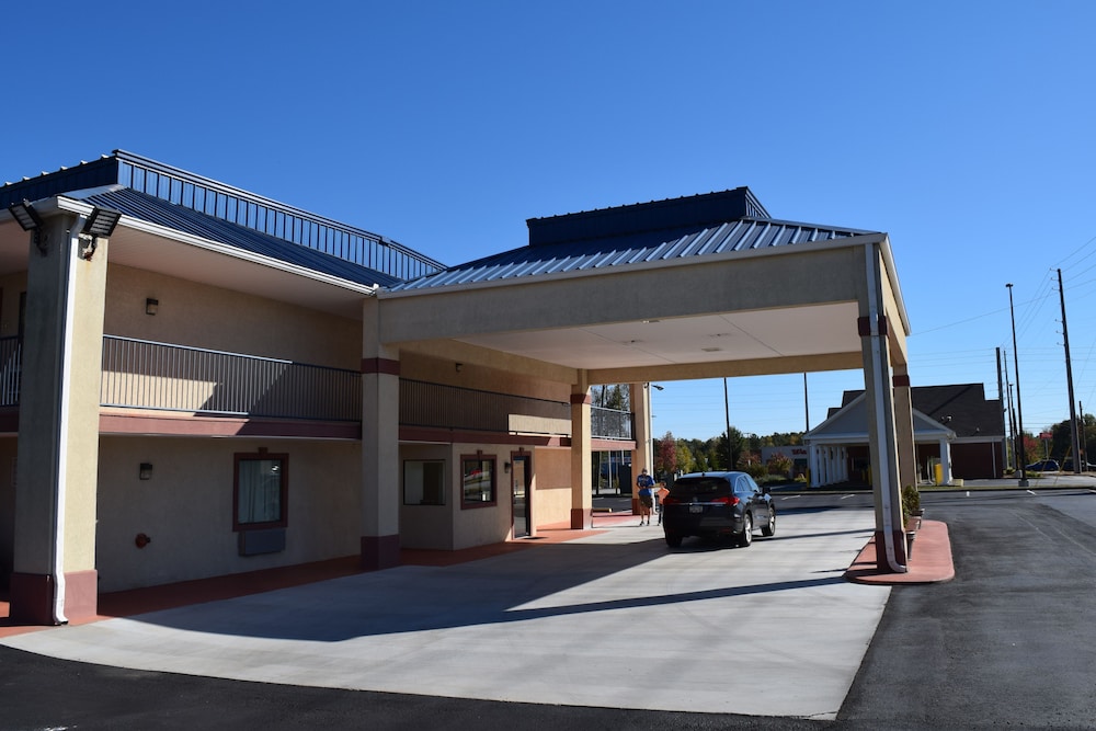 Royal Inn Douglasville 28/28
