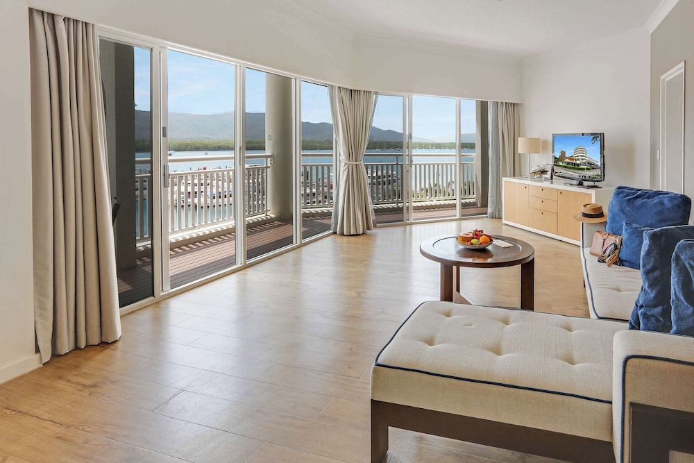 Shangri La the Marina Cairns 35/74