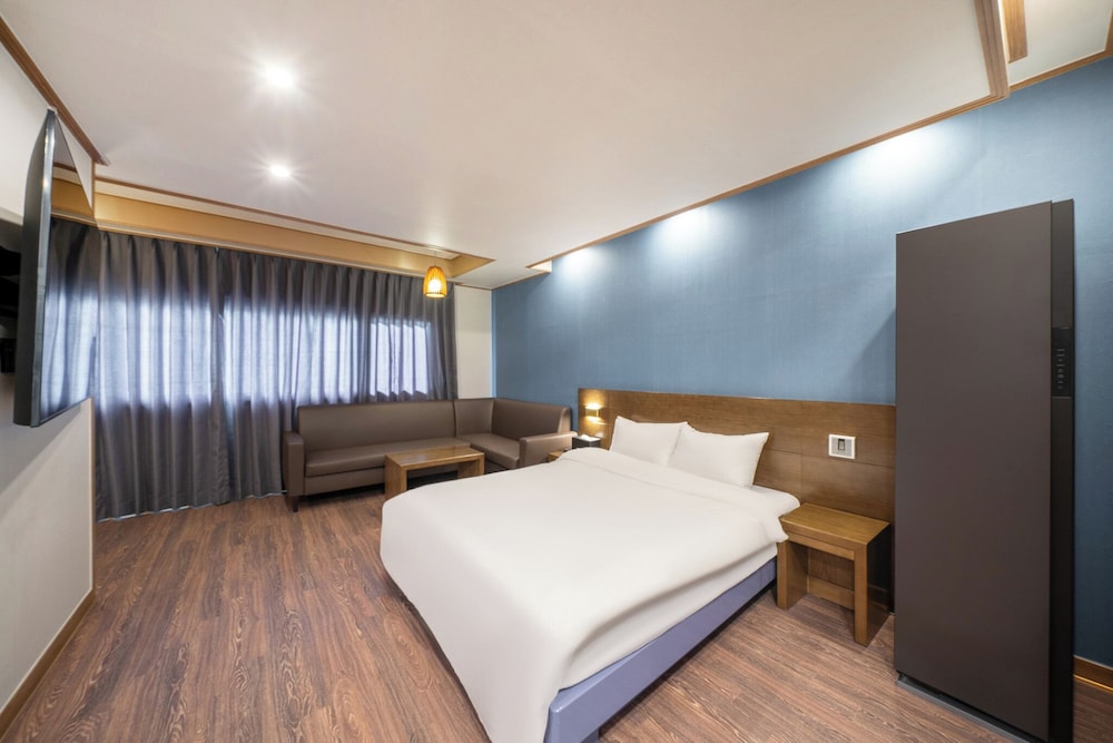Pearl Business Hotel 20/50