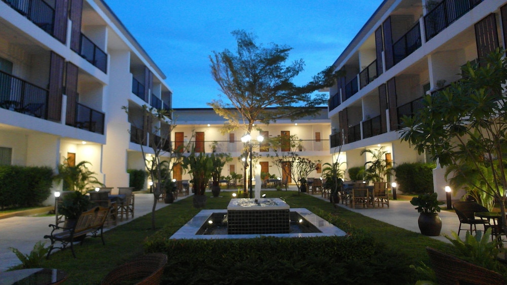 Crystal Lamai Hotel 44/50
