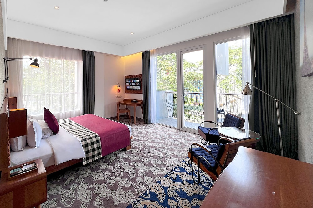 EXECUTIVE, QUEEN BED, CITY VIEW