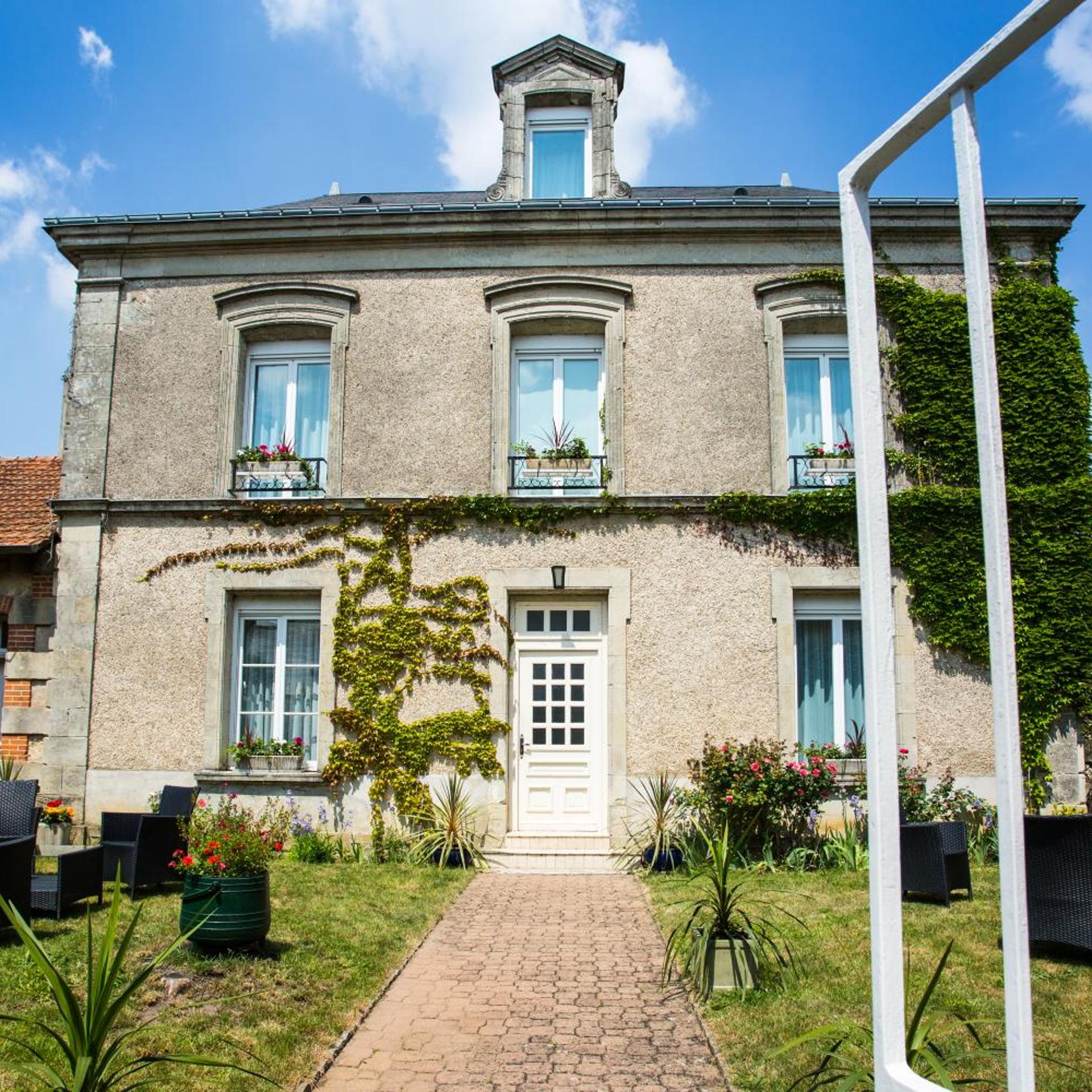 Logis Hotel de la Mere Hamard 4/50