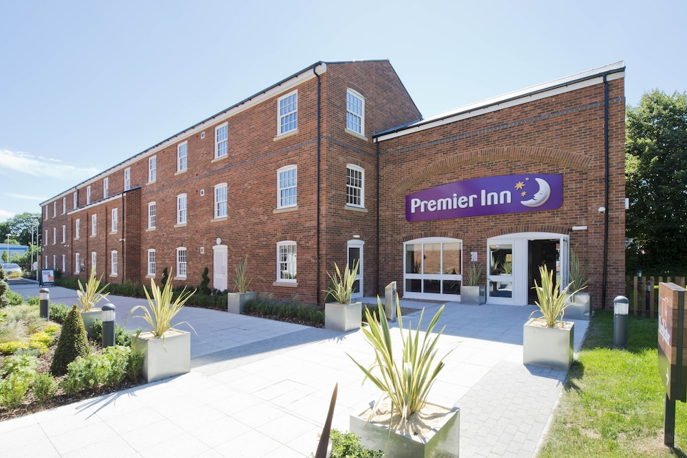 Premier Inn Farnham in WAVERLEY
