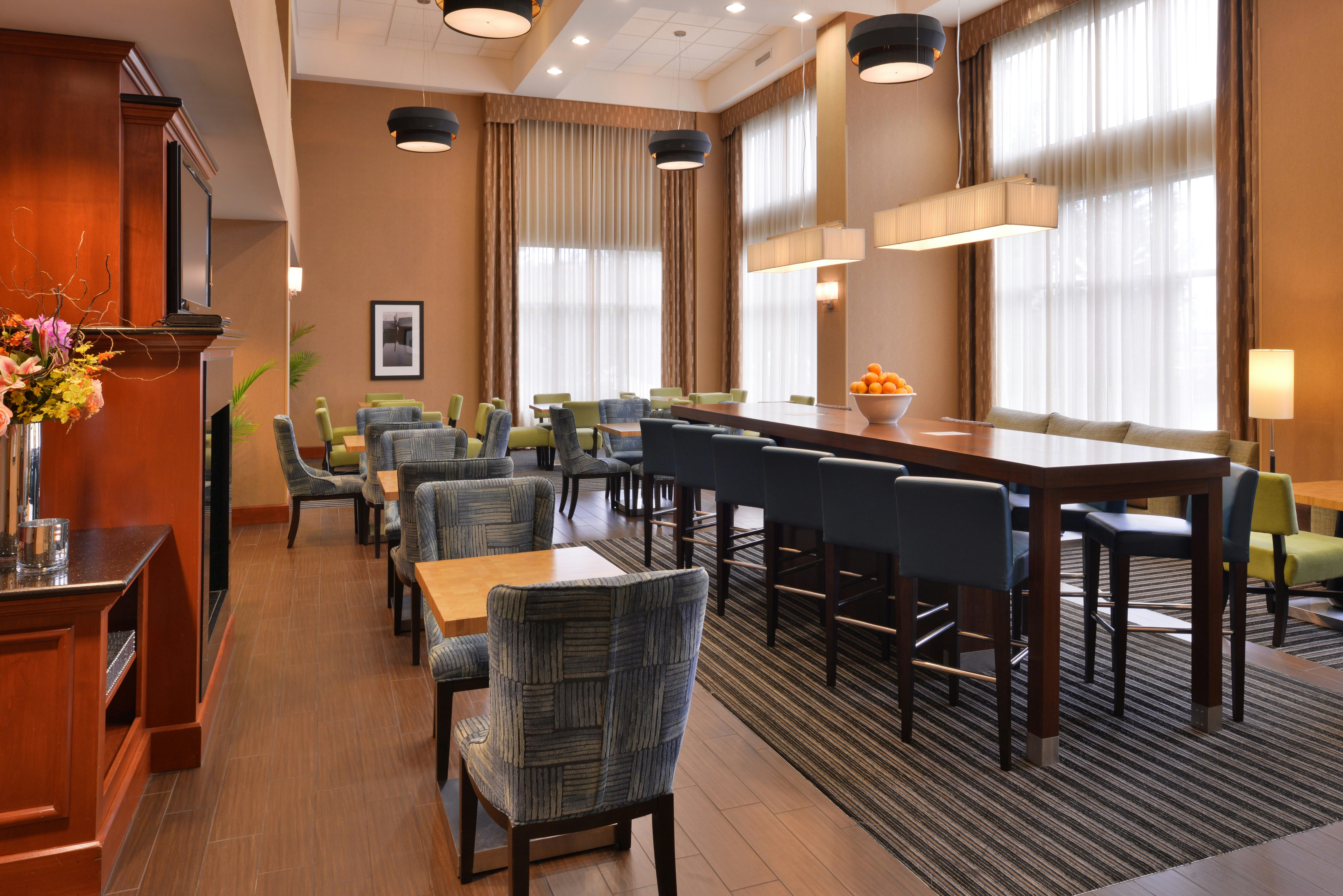 Hampton Inn & Suites Tacoma 34/46