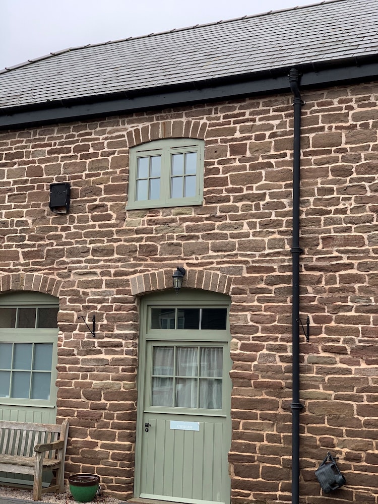 England's Gate And Coachhouse 1/34