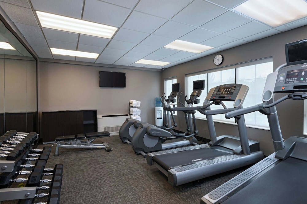 Courtyard Marriott Aksarben Village 26/50