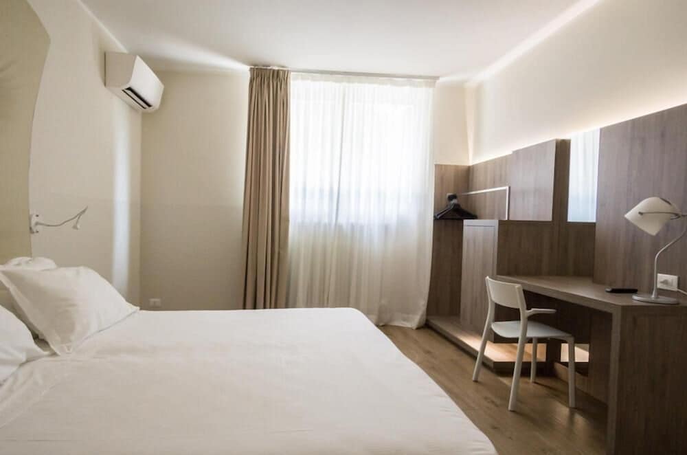 M14 Hotel 14/56