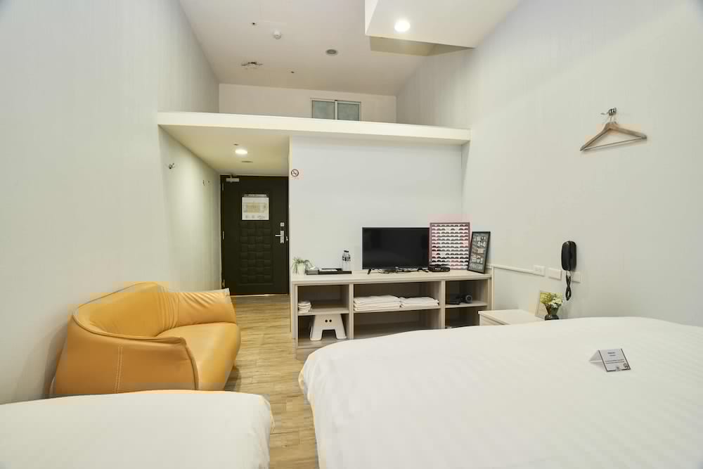 Place X Hotel 20/46