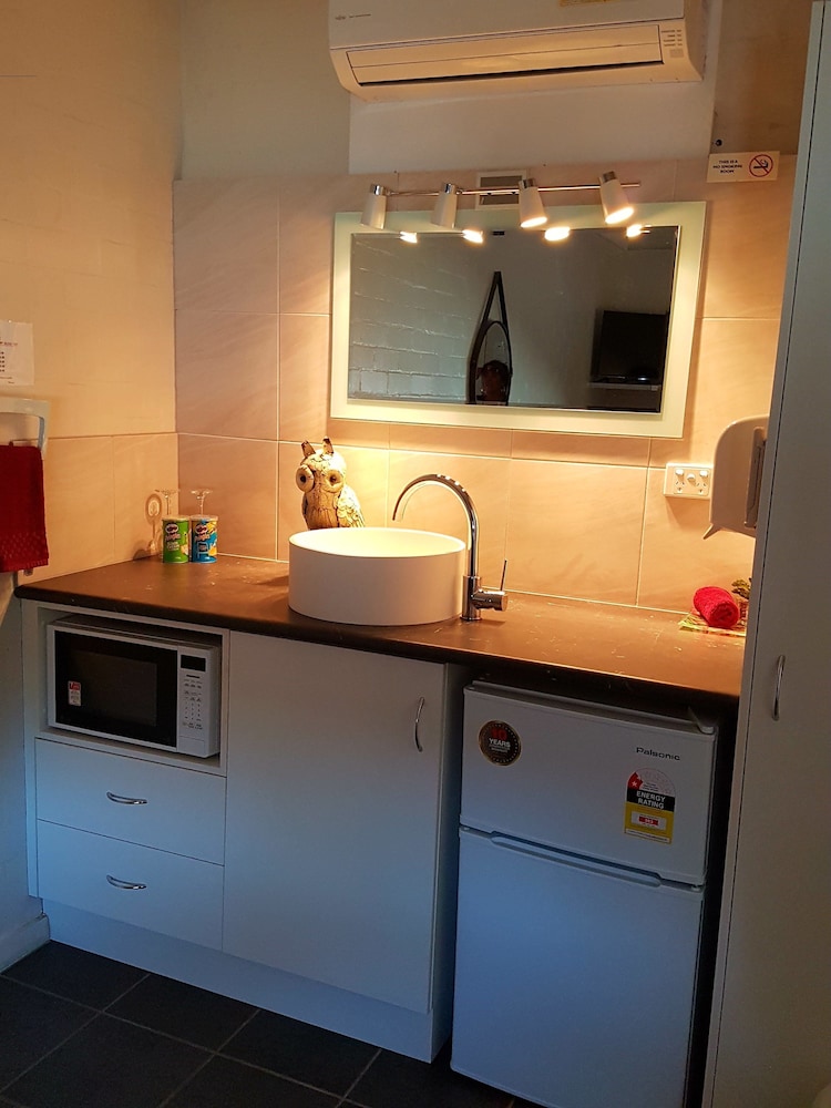 Bidgee Motor Inn 4/50