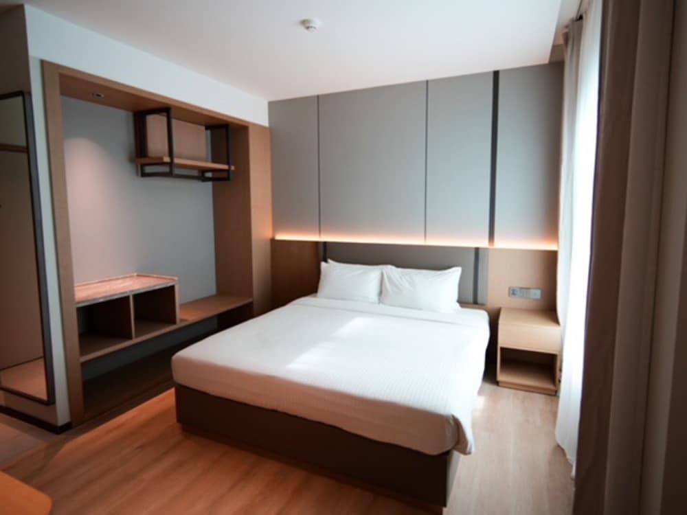 The Inn Formerly Triple Tree Xpress Hotel 9/44