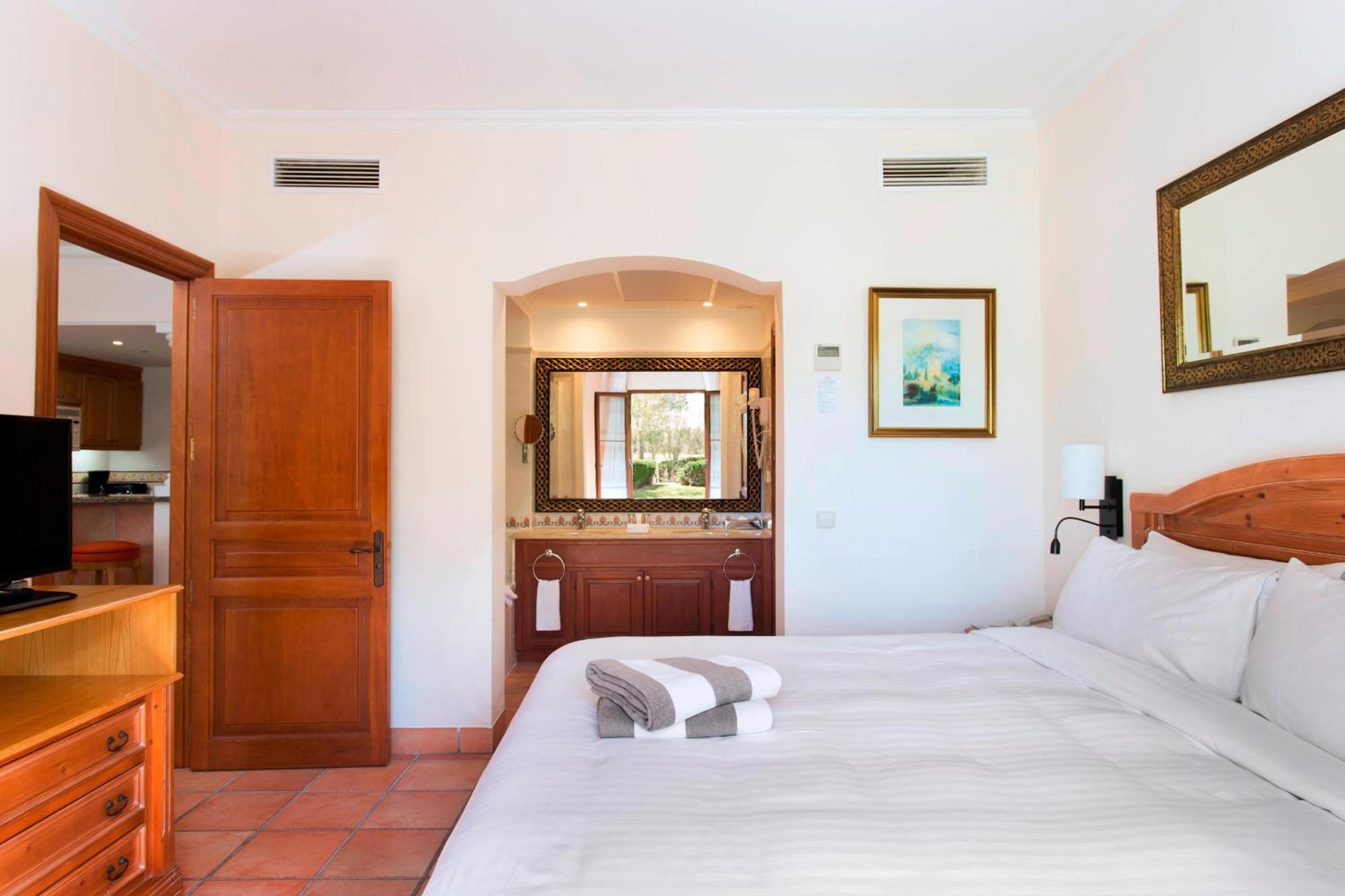 3 Bedrooms, Town House, Resort View