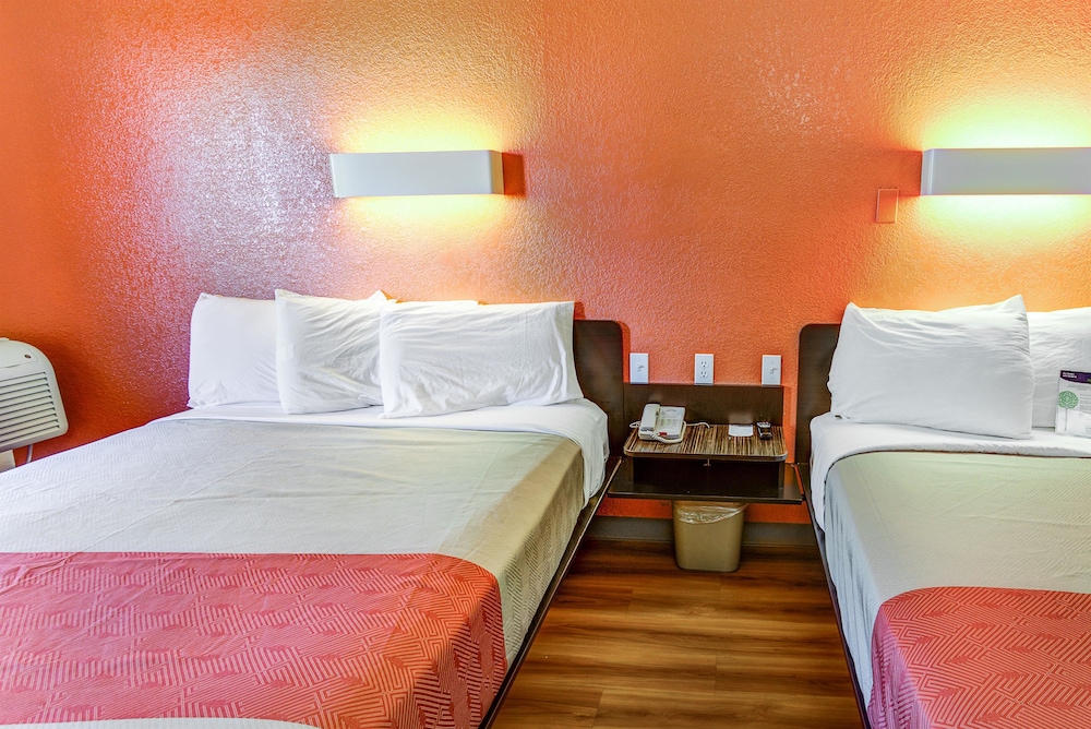 Motel6 Portland, OR - Tigard West 38/49