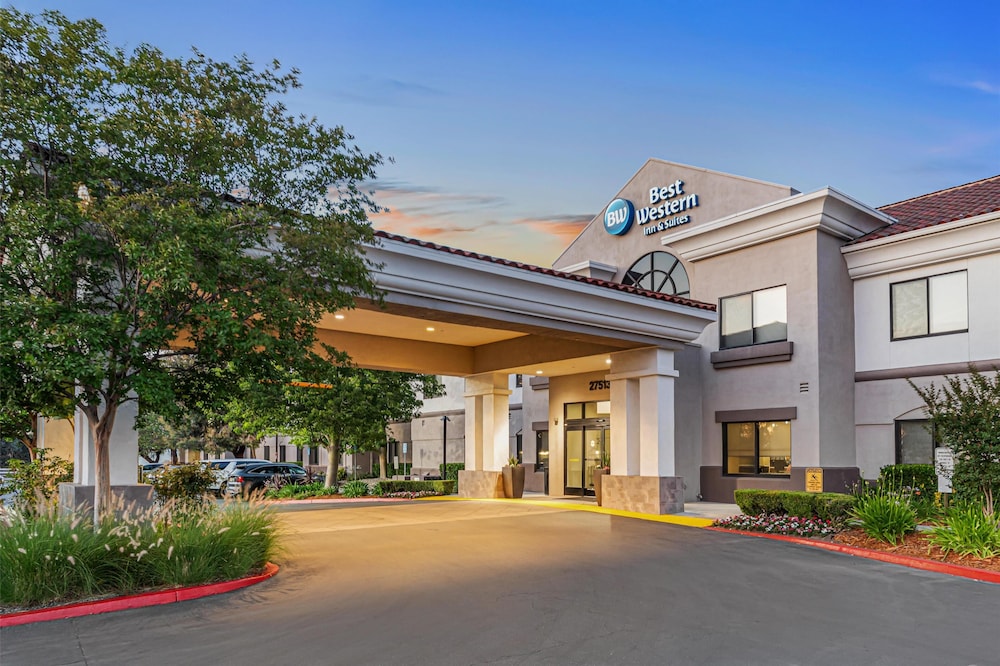 Best Western Valencia/Six Flags Inn & Suites 4/59