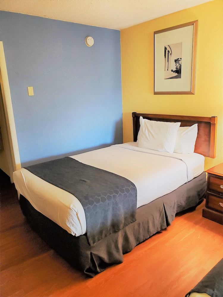 Days Inn by Wyndham Towson 7/29