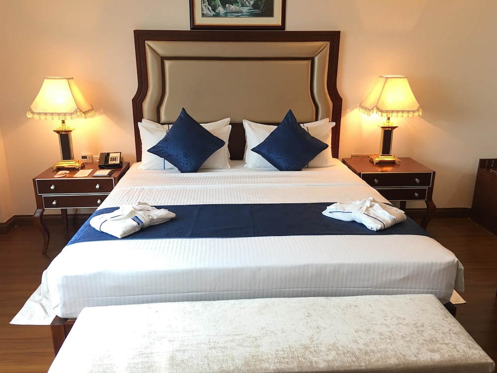 Golden Tulip Headington Ruwi Hotel 19/80