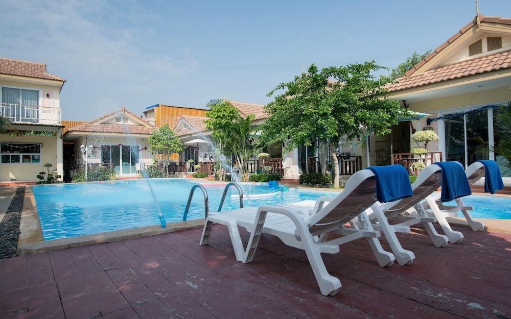 Charm Resort Cha-Am 56/60