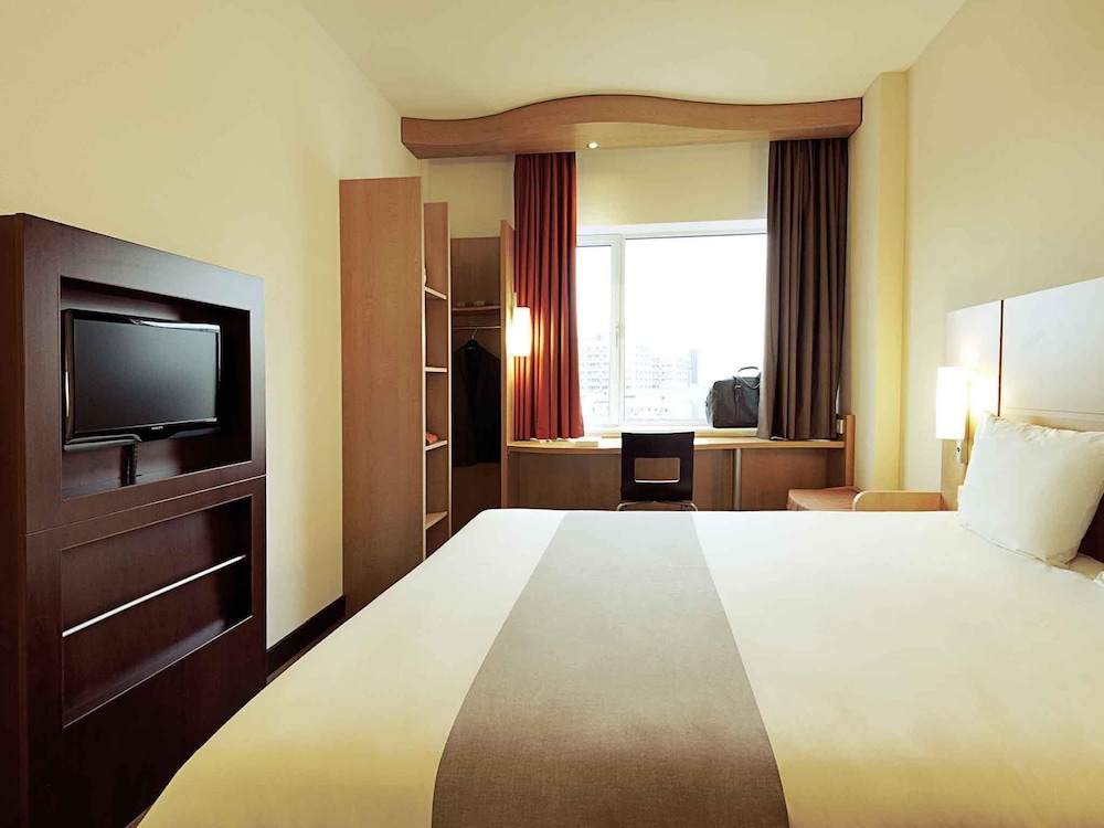 Ibis Zurich Adliswil 21/74