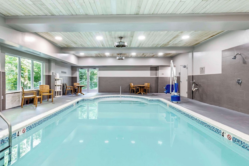 Country Inn & Suites By Radisson, Annapolis, MD 25/62