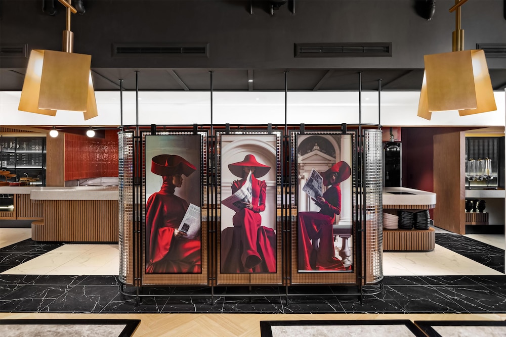 Radisson RED Auckland 2/50
