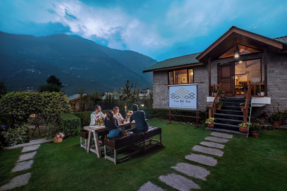 Larisa Resort Manali in MANALI
