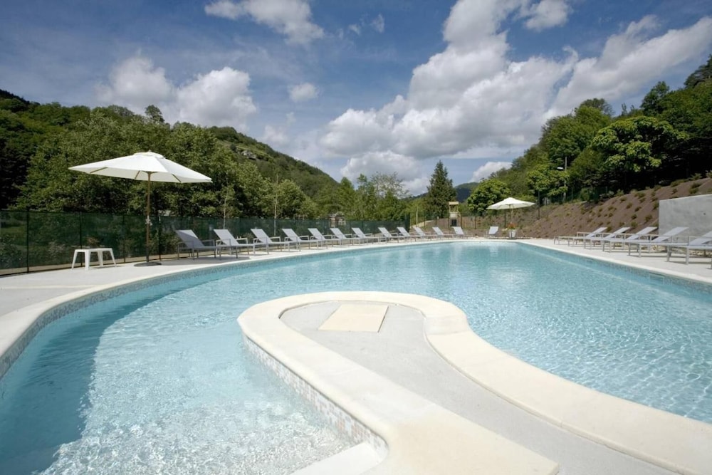HOTEL LA RIVIERE 11/67