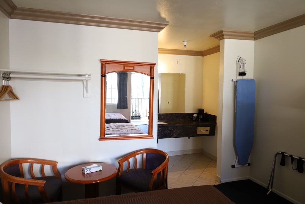 Lambert Inn 28/56