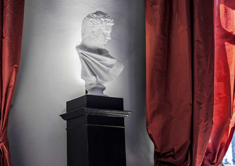 Al Palazzo Del Marchese Di Camugliano 7/76