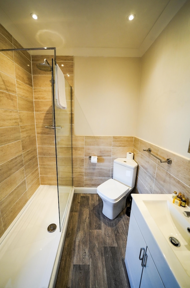 Gwydyr Hotel 50/50