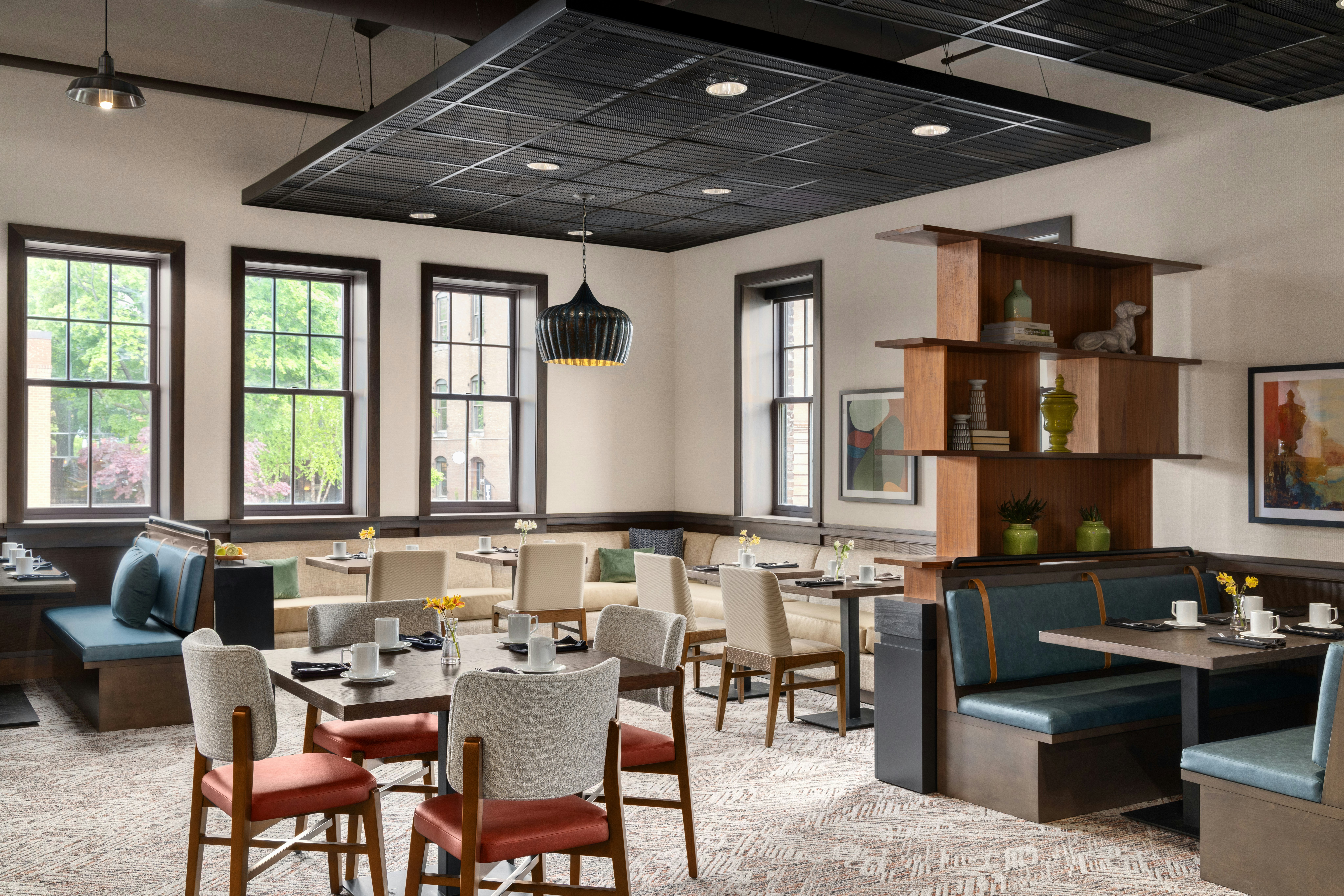 Hilton Garden Inn Burlington Downtown 55/73