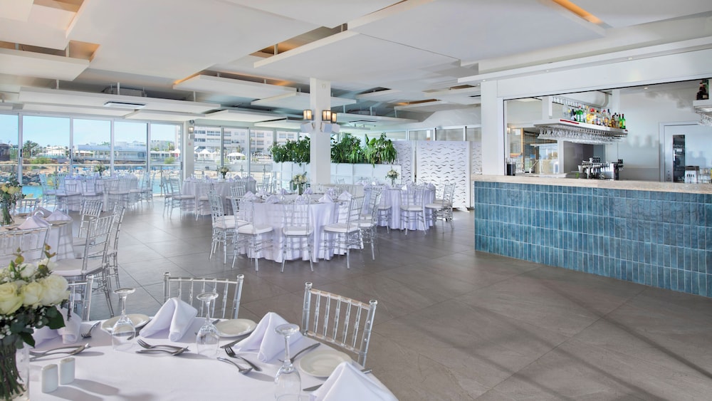 Pernera Beach Hotel 56/72