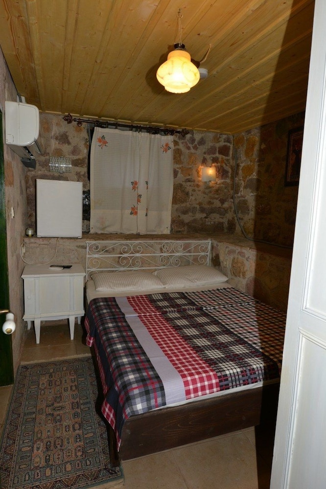 Cunda Zehra Teyzenin Evi 13/74