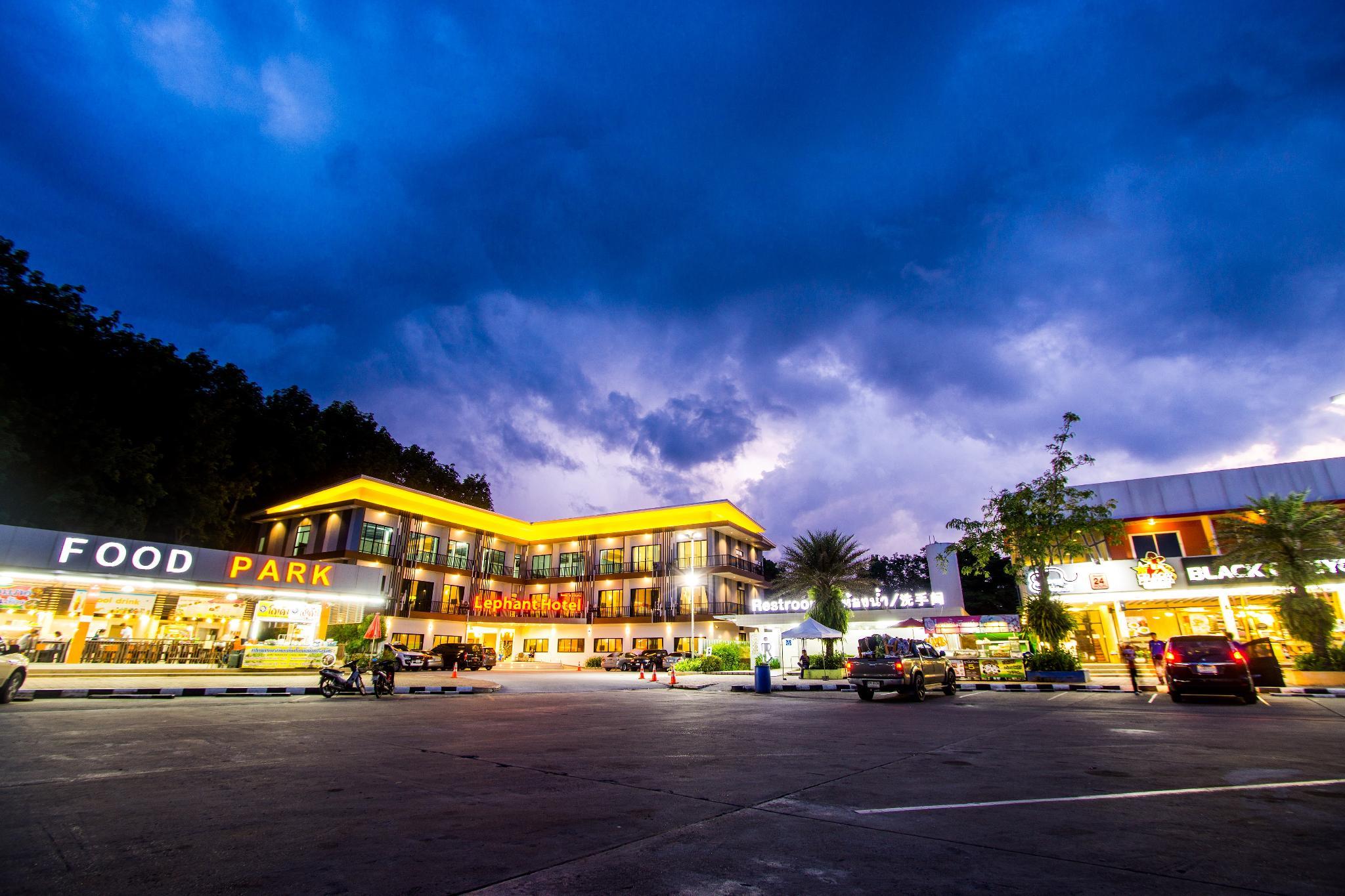 The Lephant Hotel 10/40