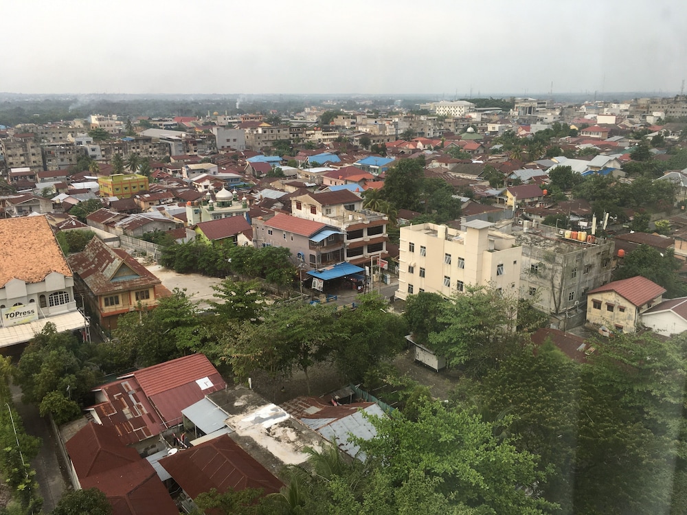 Grand Zuri Pekanbaru 42/45