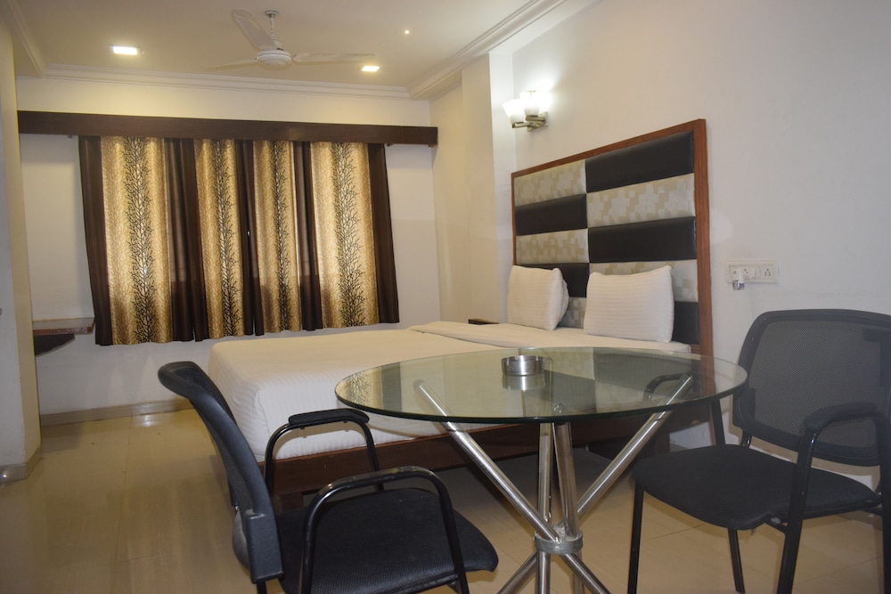 Capital O 891 Hotel Kadamb Inn 58/61