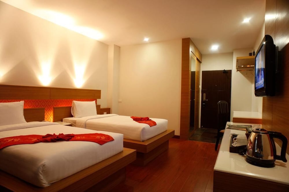 Twin Beds, No Window